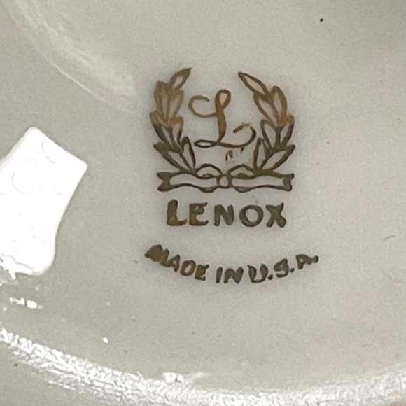 Lenox Florentine collection set of 2 bud vases - Picture 3 of 4